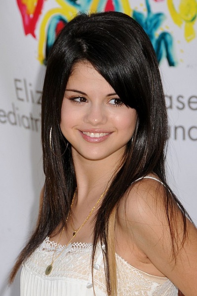 Selena Gomez nice