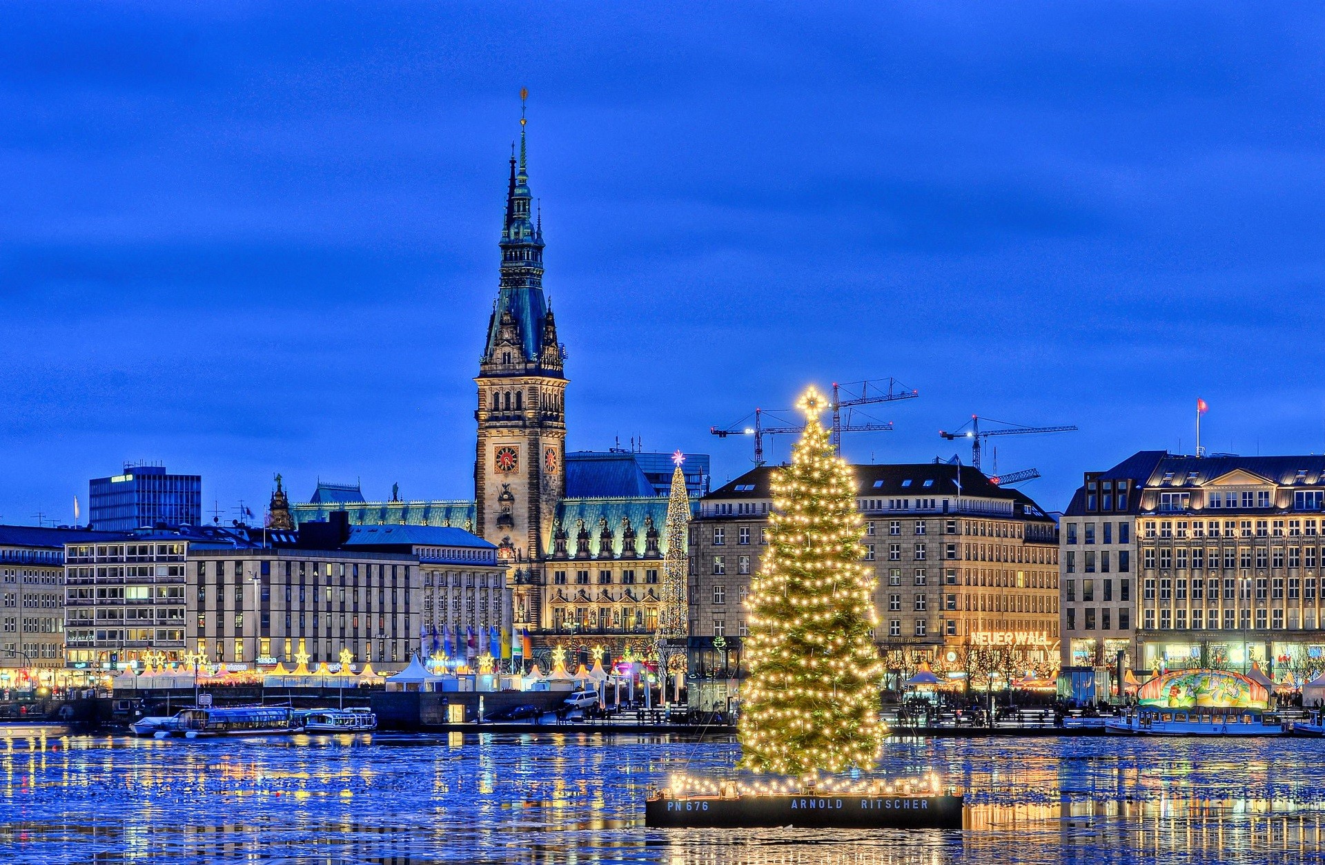 7 Christmas Traditions Around the World