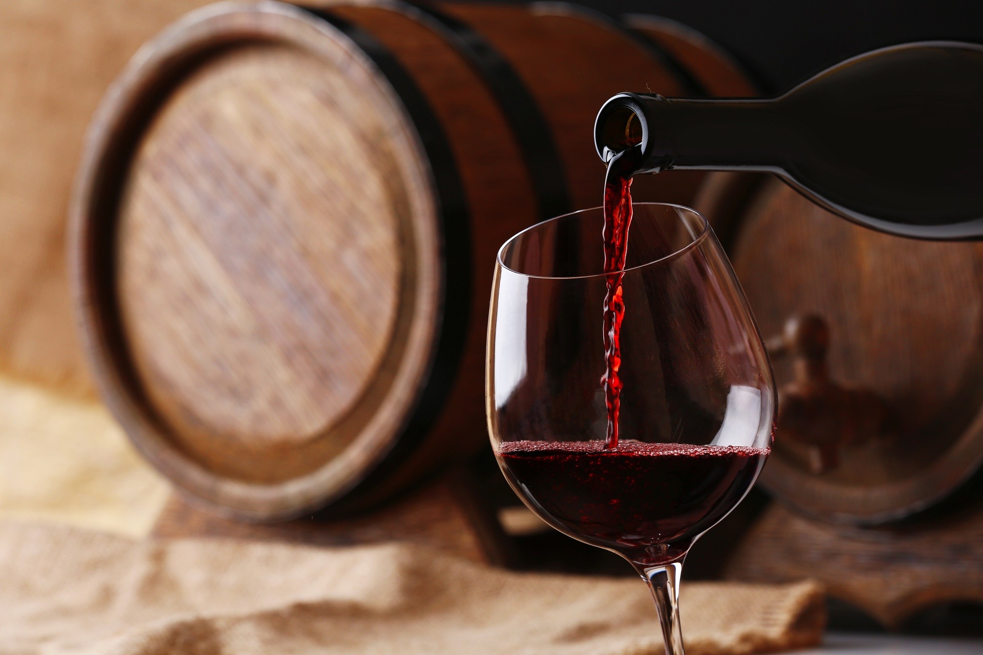 6 Reasons Why a Small Glass of Wine a Day is Good for You