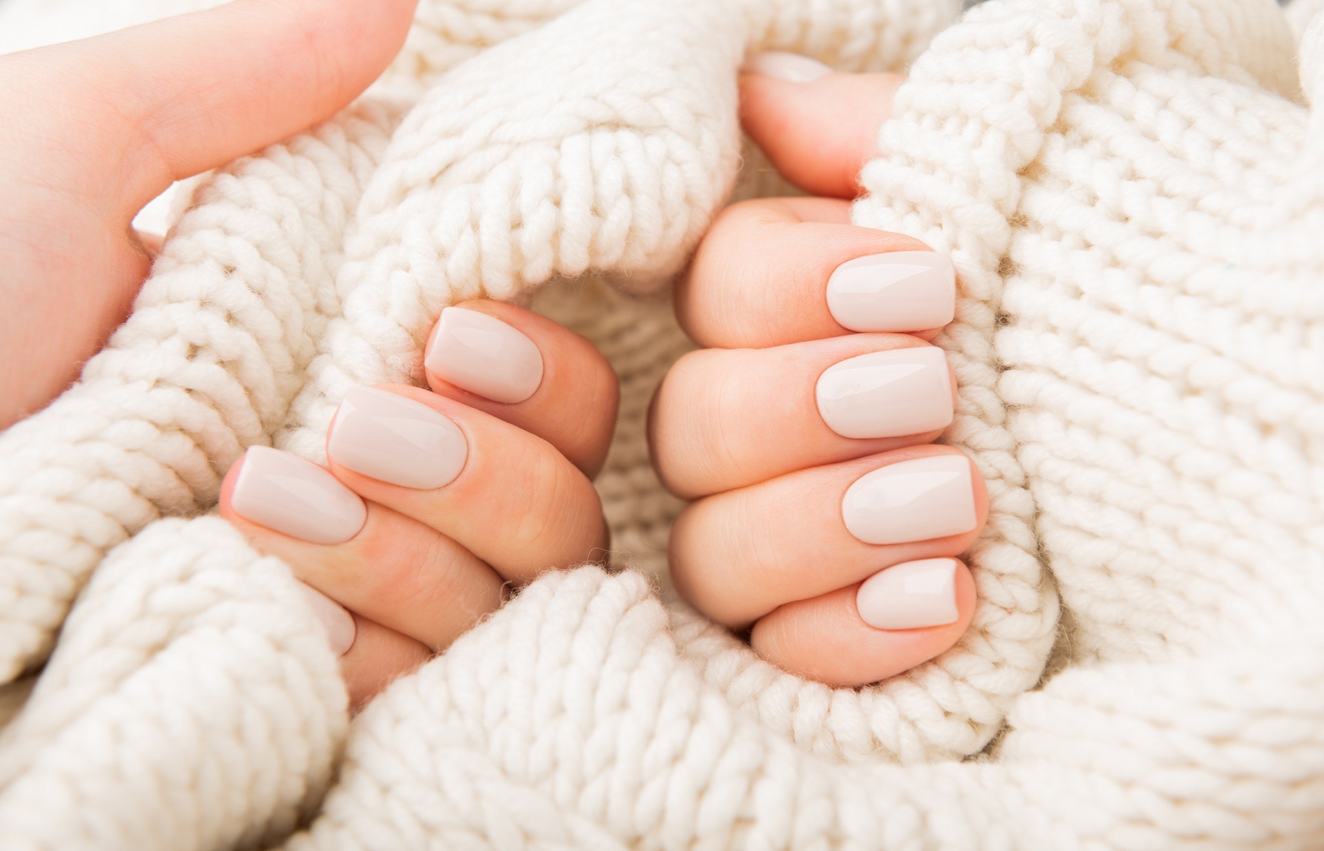 8 Tips for Nail Care in Winter