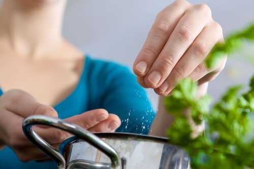 Smart Eating: How to Lower Your Salt Consumption