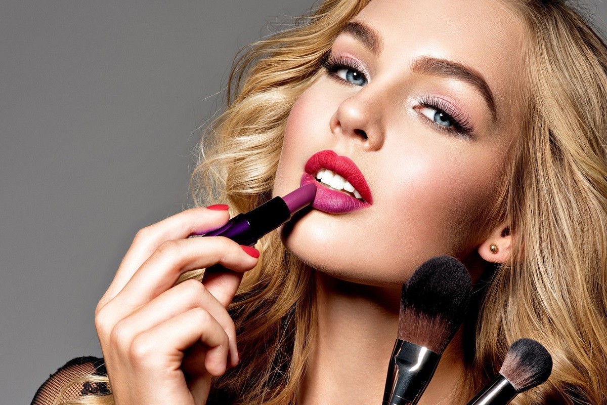 10-celebrity-makeup-mistakes-you-should-avoid