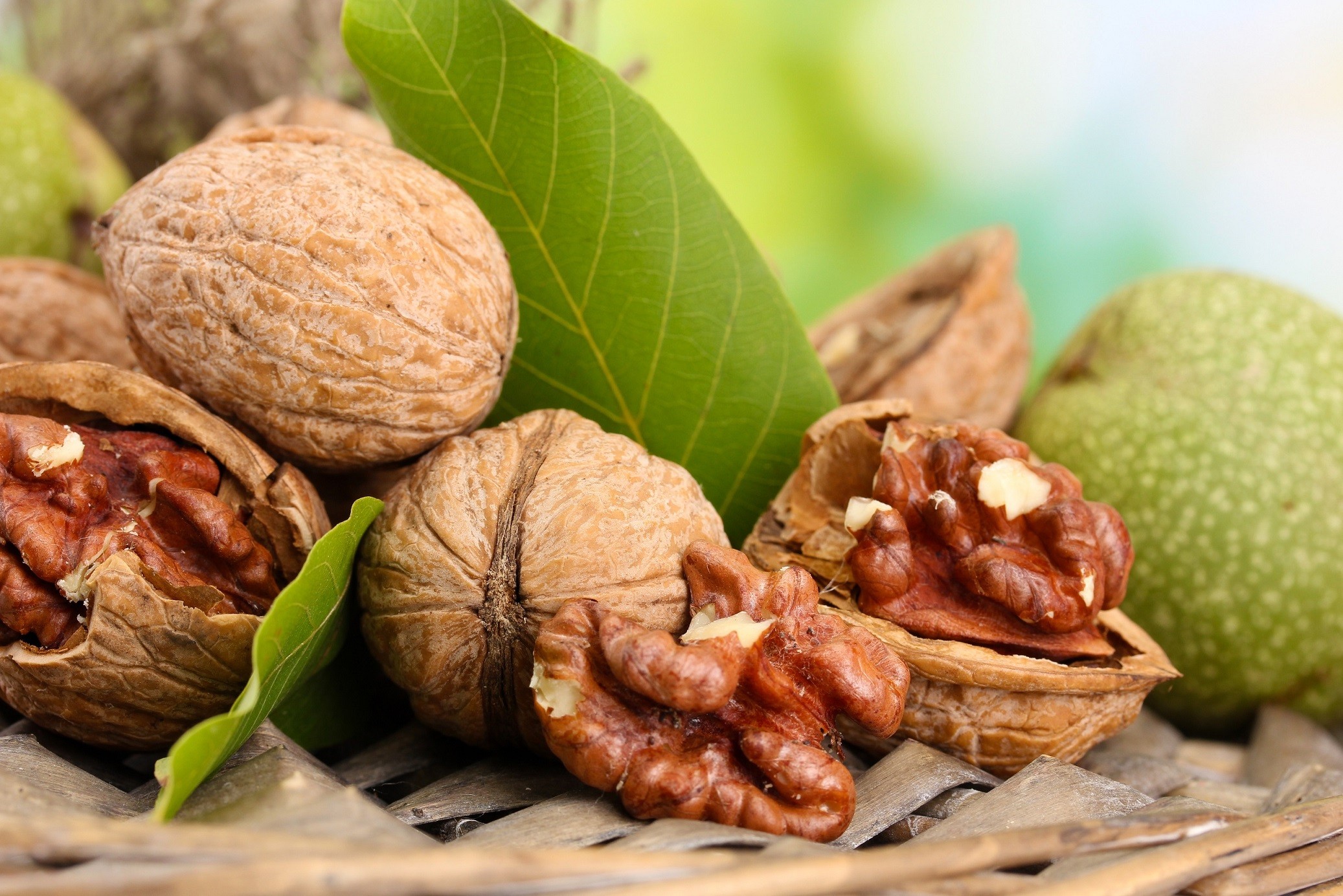6 Incredible Health Benefits of Walnuts