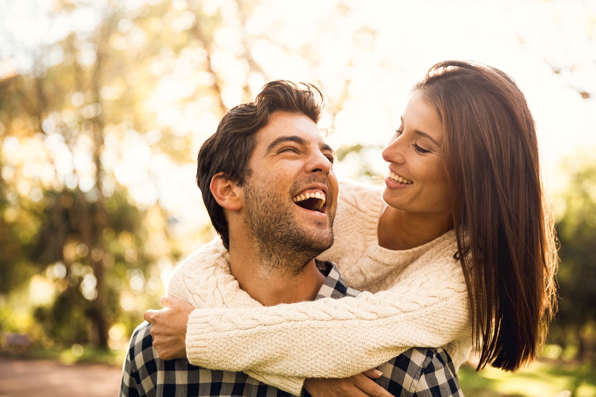 4 Signs You Are Dating a Freeloader
