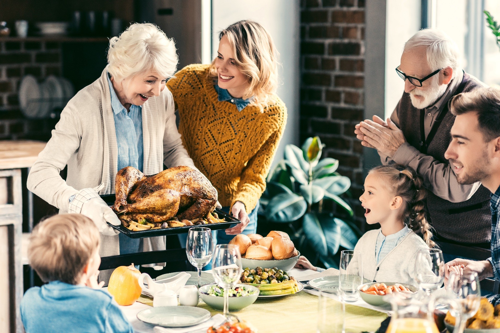 7 Tips for Hosting an Unforgettable Thanksgiving Dinner