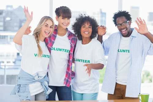 7 Great Reasons to Volunteer the Whole Year Round