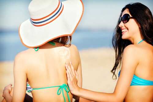 Two girls - Sunscreen