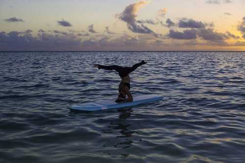 Paddleboard yoga