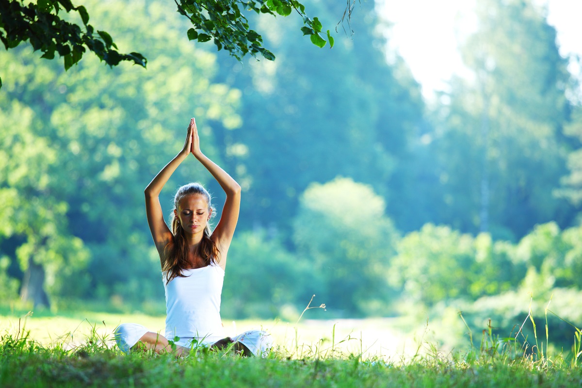 7 Beginner Tips for Teaching Yourself Yoga