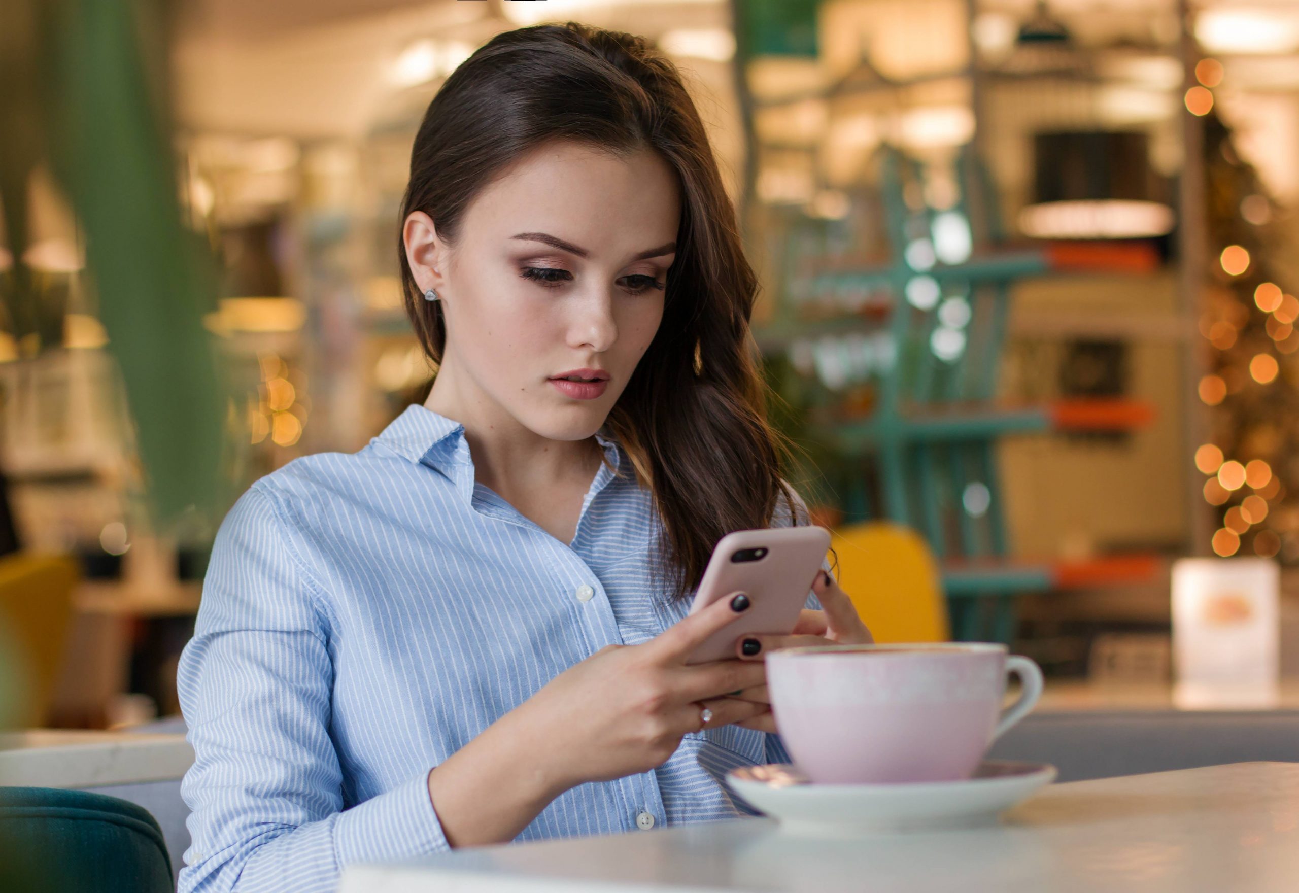 8 Things Your Ex Should Never See in Your Text Messages