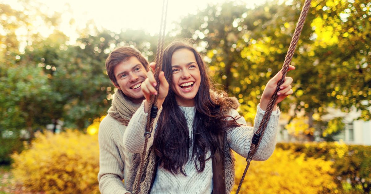8 Fall Date Ideas to Jazz Up Your Relationship