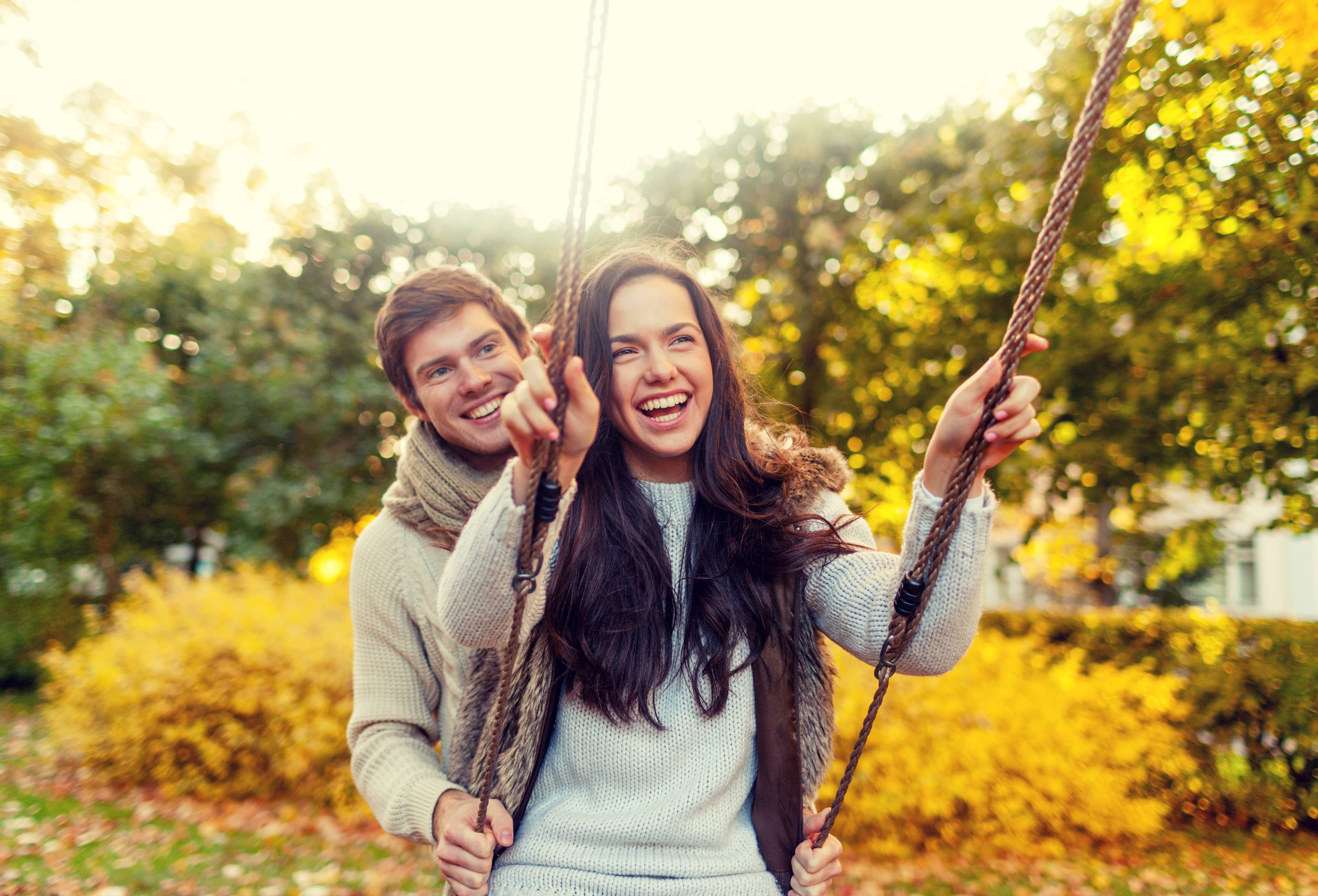 8 Fun Fall Date Ideas to Jazz Up Your Relationship