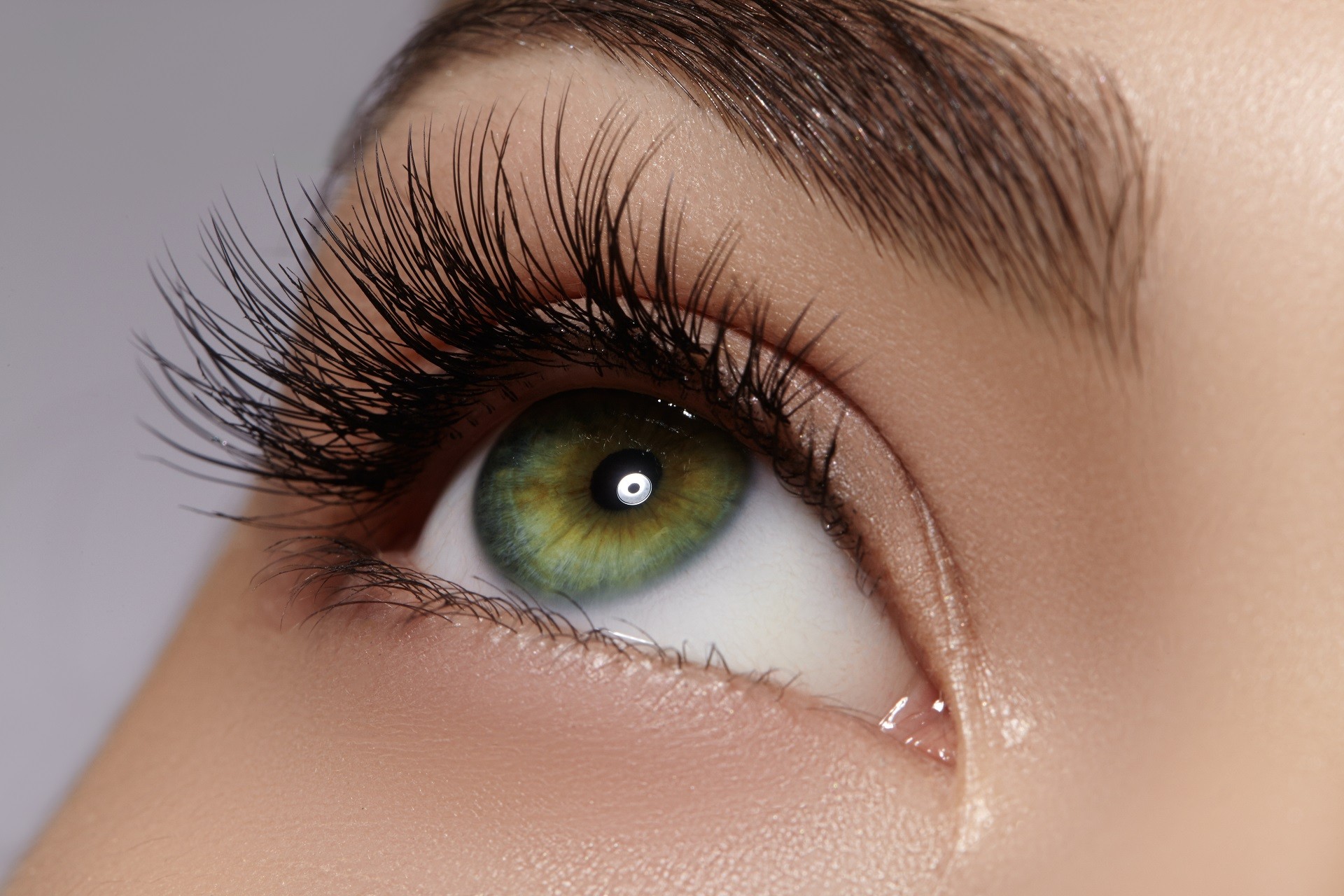 The Secret of Getting Beautifully Long Eyelashes