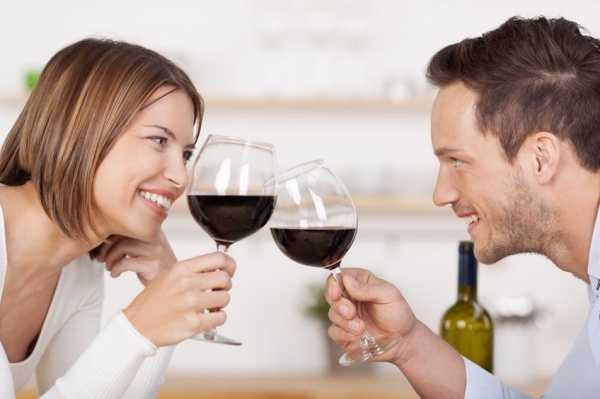 7 Fun Drinking Games to Play with Your Love
