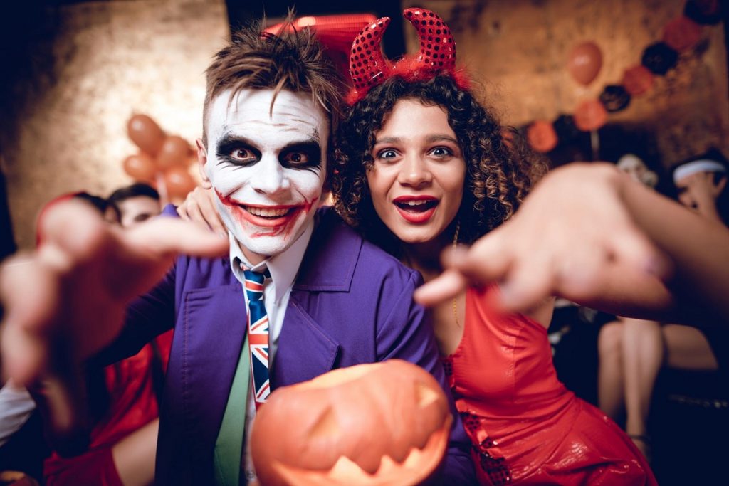 10 Cool Halloween Costumes 20 Something Girls Will Love