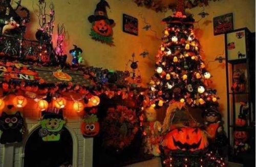 10 Creeptastic Halloween Tree Ideas