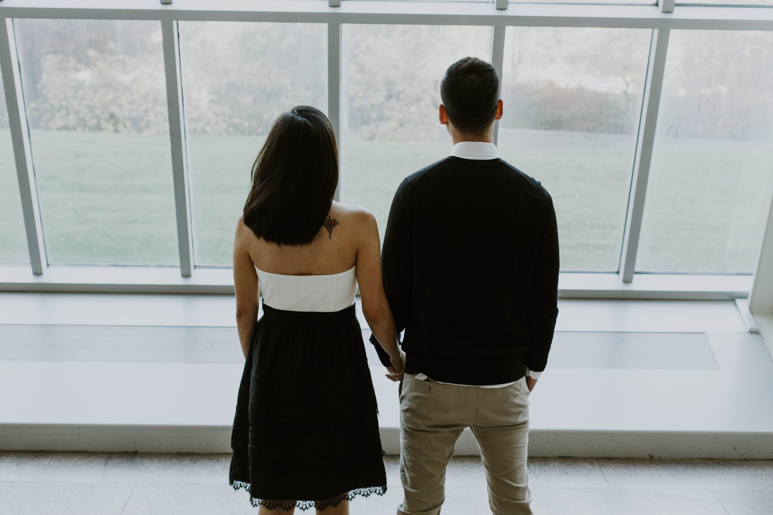 5 Reasons Dating a Coworker Is Not a Bad Idea
