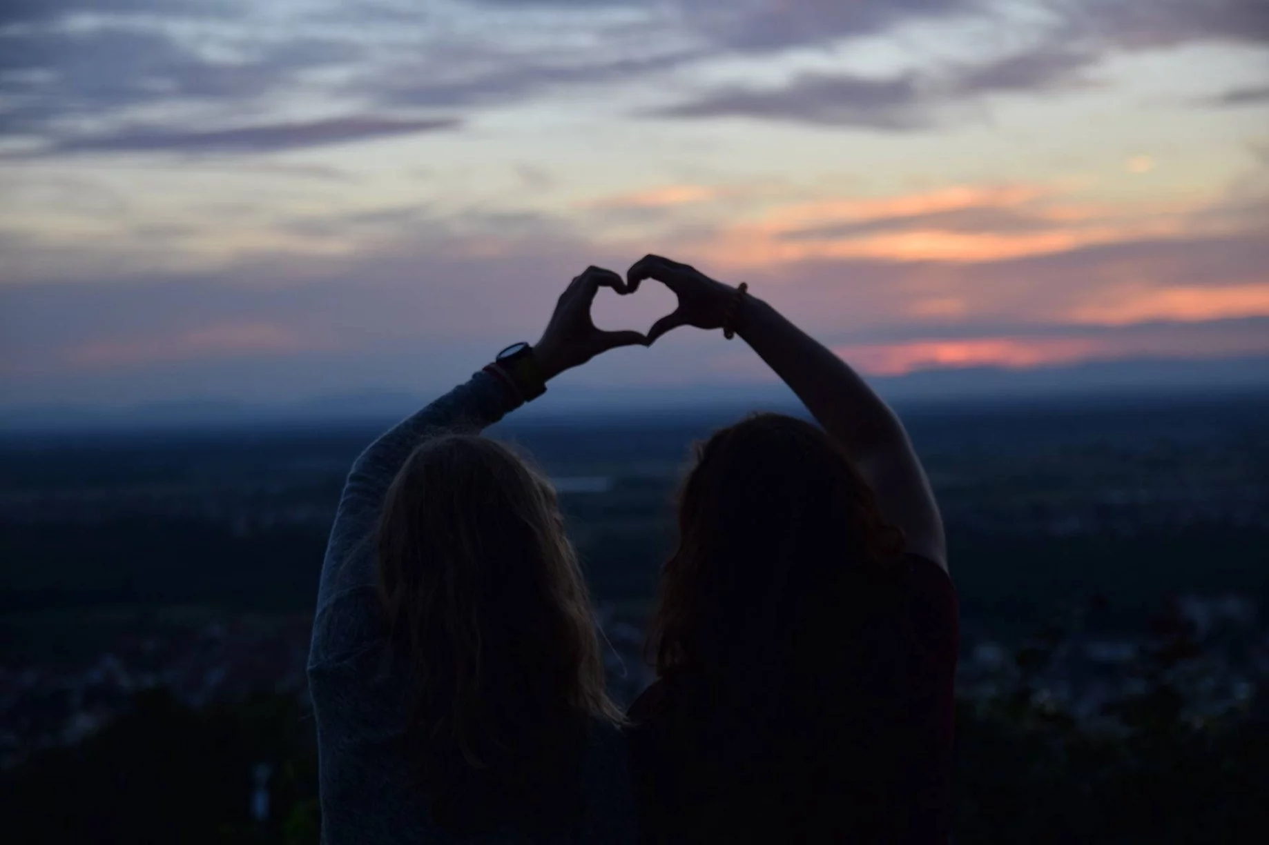 6 Creative Ways to Have Fun With a Long Distance Best Friend
