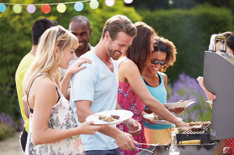 10 Low-Cost Ideas For A Summer BBQ