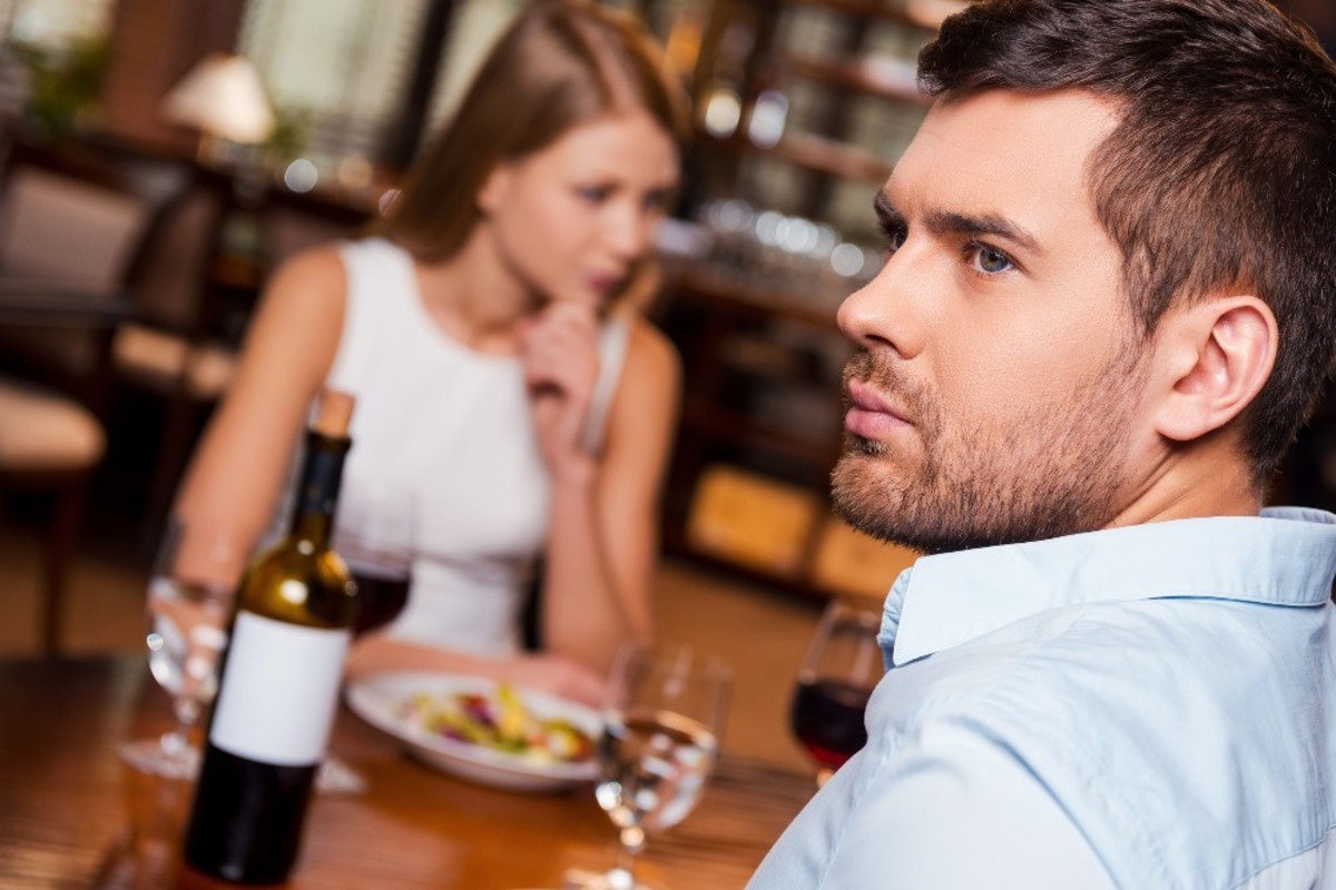 9 Warning Signs You Are Dating the Wrong Guy