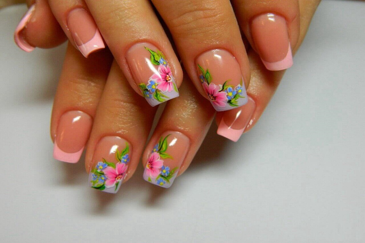 French manicure with flowers