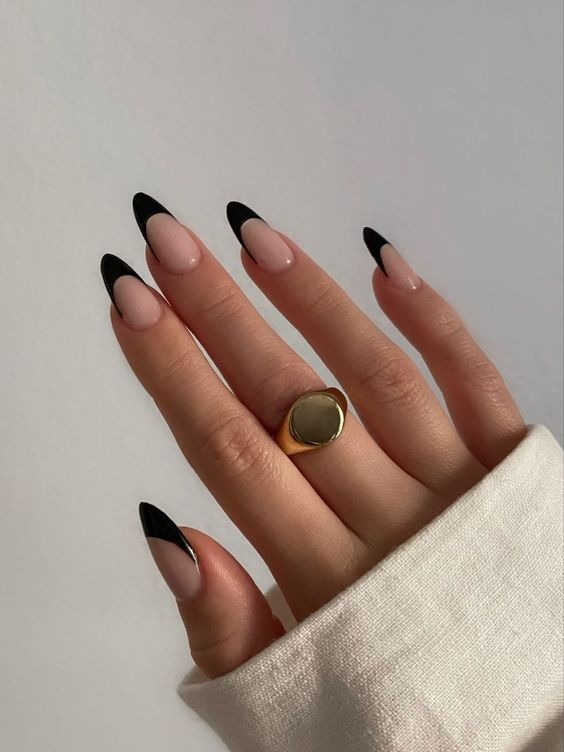 Black French Manicure 
